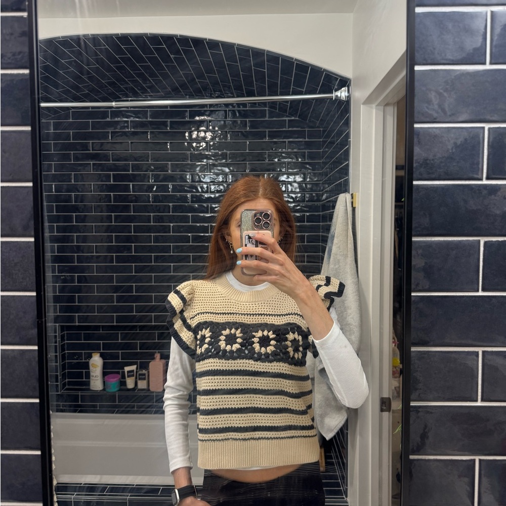 Floral Knit Short Sleeve Top - Cream and Black